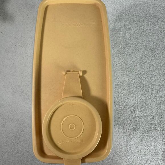 Tupperware Wheat Pour Top Lid Cereal Container Vintage 8" - Picture 3 of 9